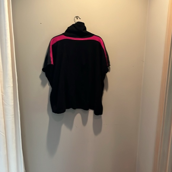 Tahari Wool and Cahmere Poncho - Picture 4 of 9